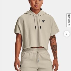 Under Armou: Women’s Project Rock Fleece Top
Size XS, NWT!